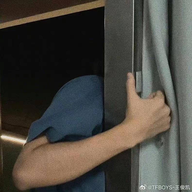 王俊凯发文为高考生加油!随手发的一条微博,意外押中高考作文题
