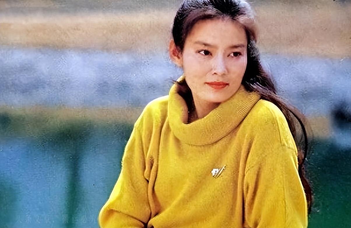 如今的潘虹,在情感世界里独善其身,事业上硕果累累,生活中悠然自得