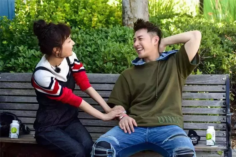 吴昕郑凯恋情被扒,娱记曝两人相恋多年已同居,感情稳定也很低调