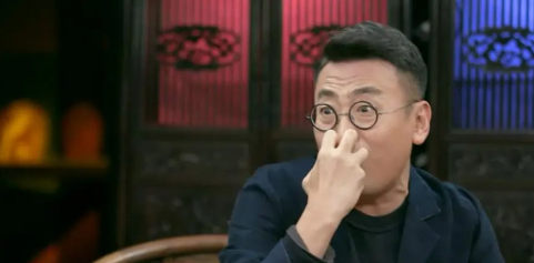爱过王菲,跟俞飞鸿传了10年绯闻,窦文涛为什么56岁还是单身