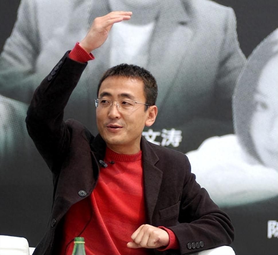 爱过王菲,跟俞飞鸿传了10年绯闻,窦文涛为什么56岁还是单身