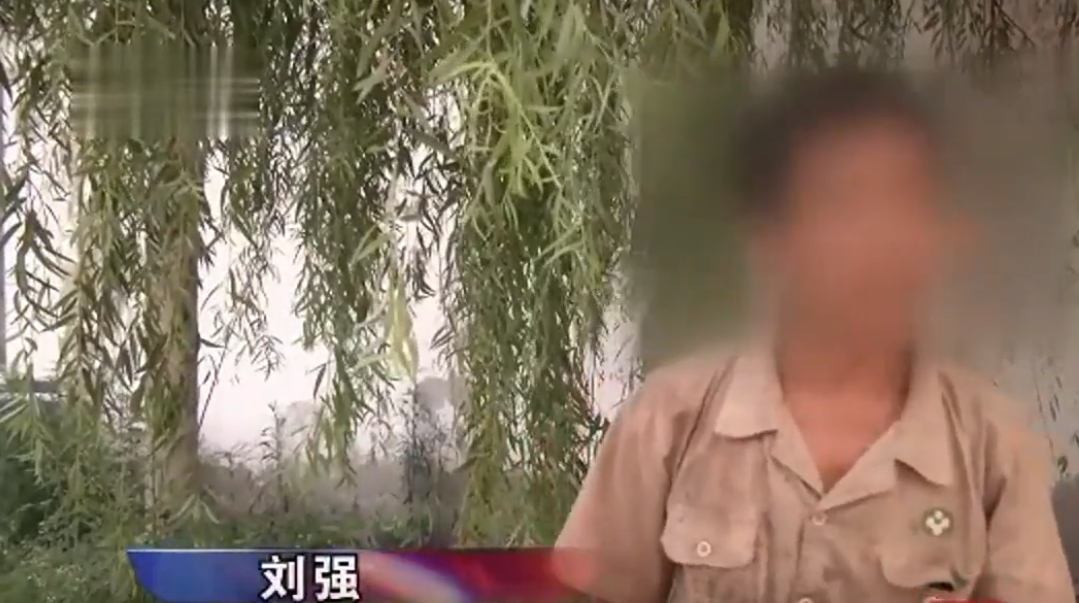 案件一直没有取得任何突破,监控中的黑影身份不明,警方开会研讨,决定