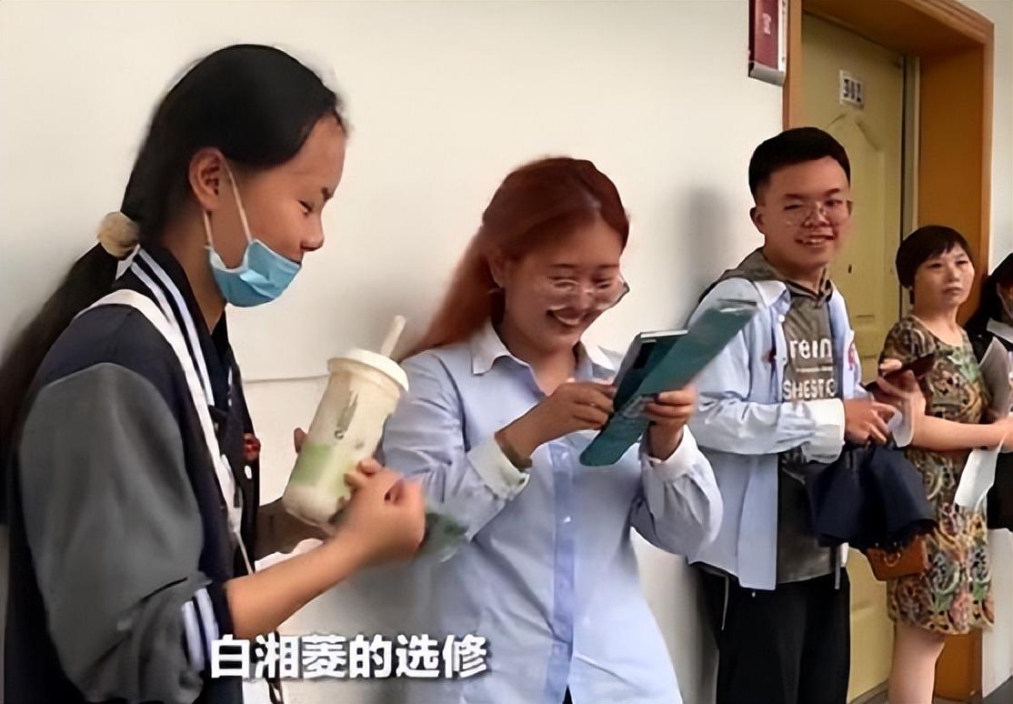 2020年,江苏文科女状元,总分430分,却被清华北大等高校拒绝