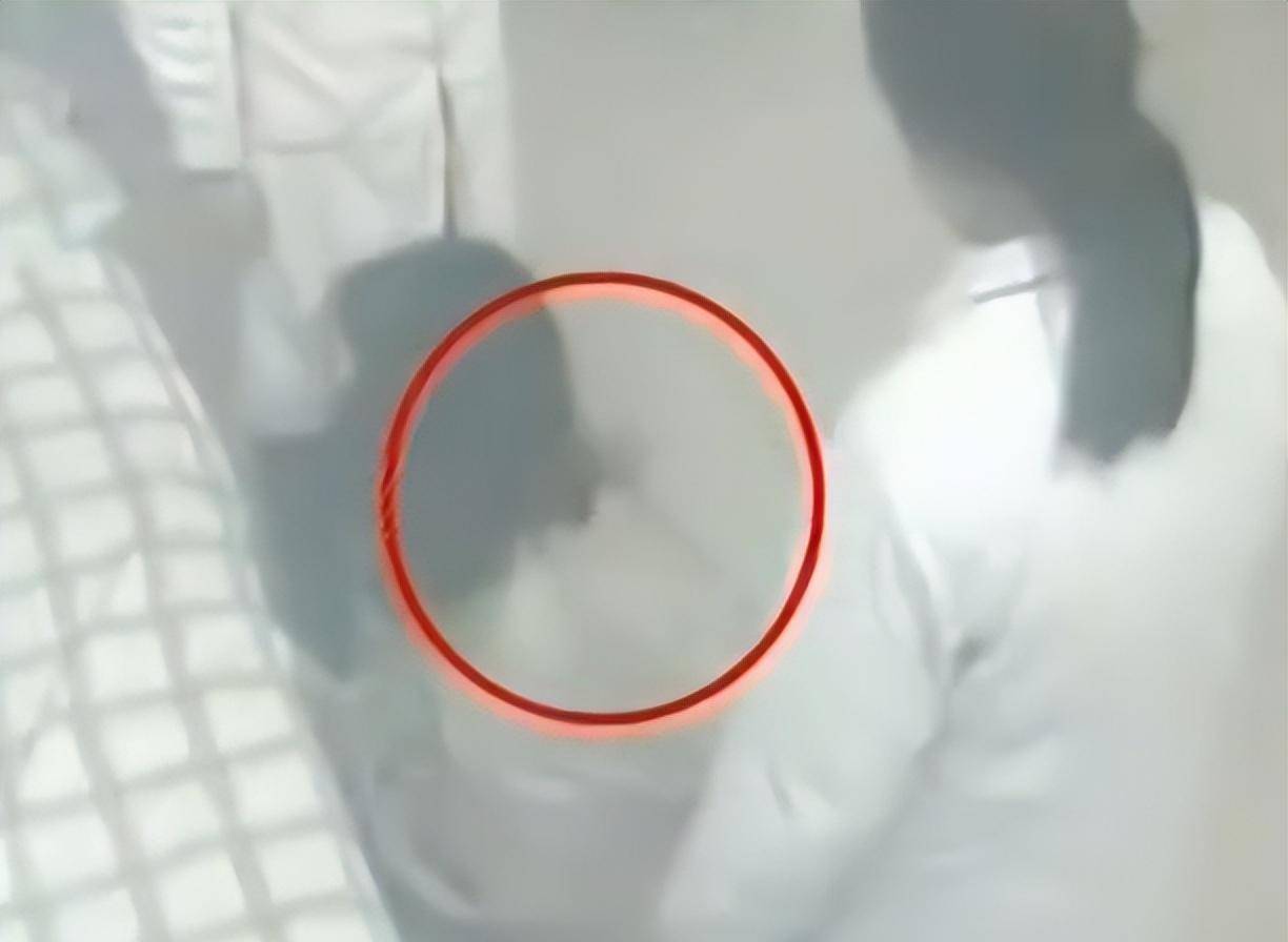 回顾山东美女因失眠去看病,医生却对她拳打脚踢,5天后女子死亡