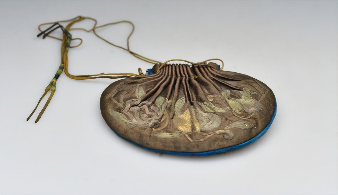 清代北京褡裢荷包装饰艺术中的寿文化