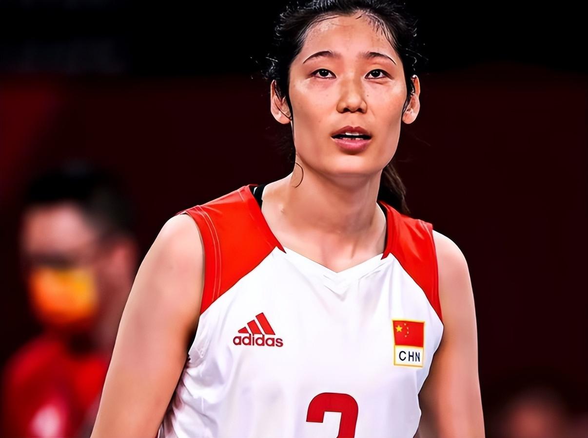 蔡斌是历届女排主教练神级人物,自己把自己逼到悬崖上