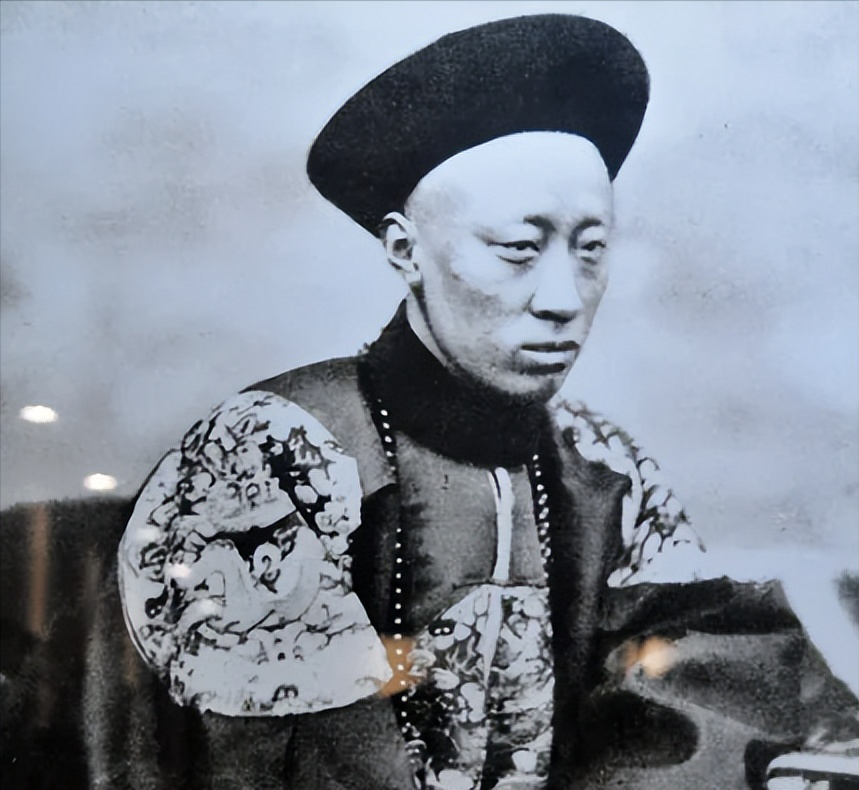 慈禧太后,为何能稳固掌权47年?这3张王牌在手,谁敢夺权?