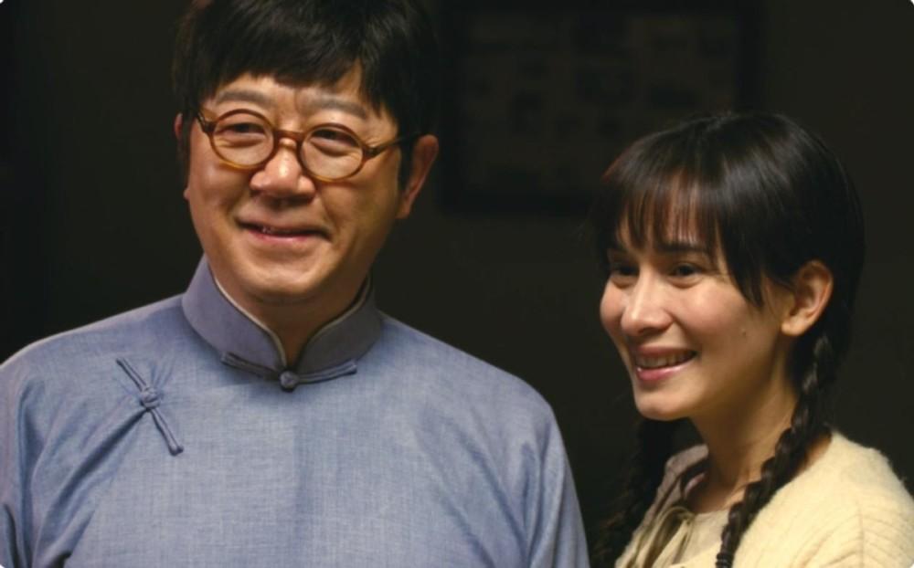 不光是电视剧里有人"扮嫩",去年情人节的电影《可不可以不要离开我》