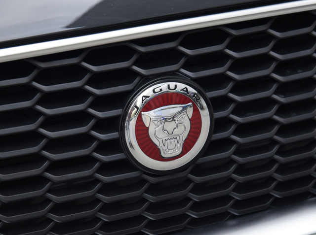 98万跌至18.85万,搭载2.0t爆250马力,比奔驰e还时尚!