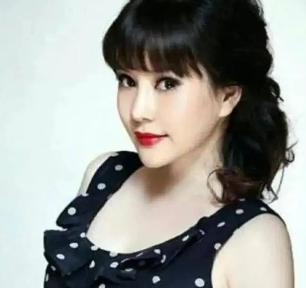 回顾自毁前程的相声演员:侯耀华卖假货晚节不保,戴志诚挖师叔墙脚