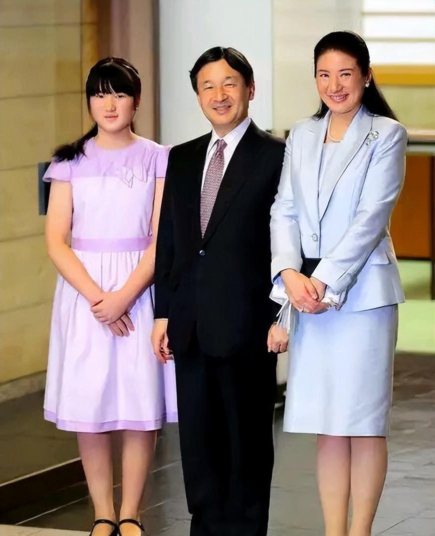 日本皇室已到末路:15岁悠仁是唯一的男丁,却连亲爹都能认错