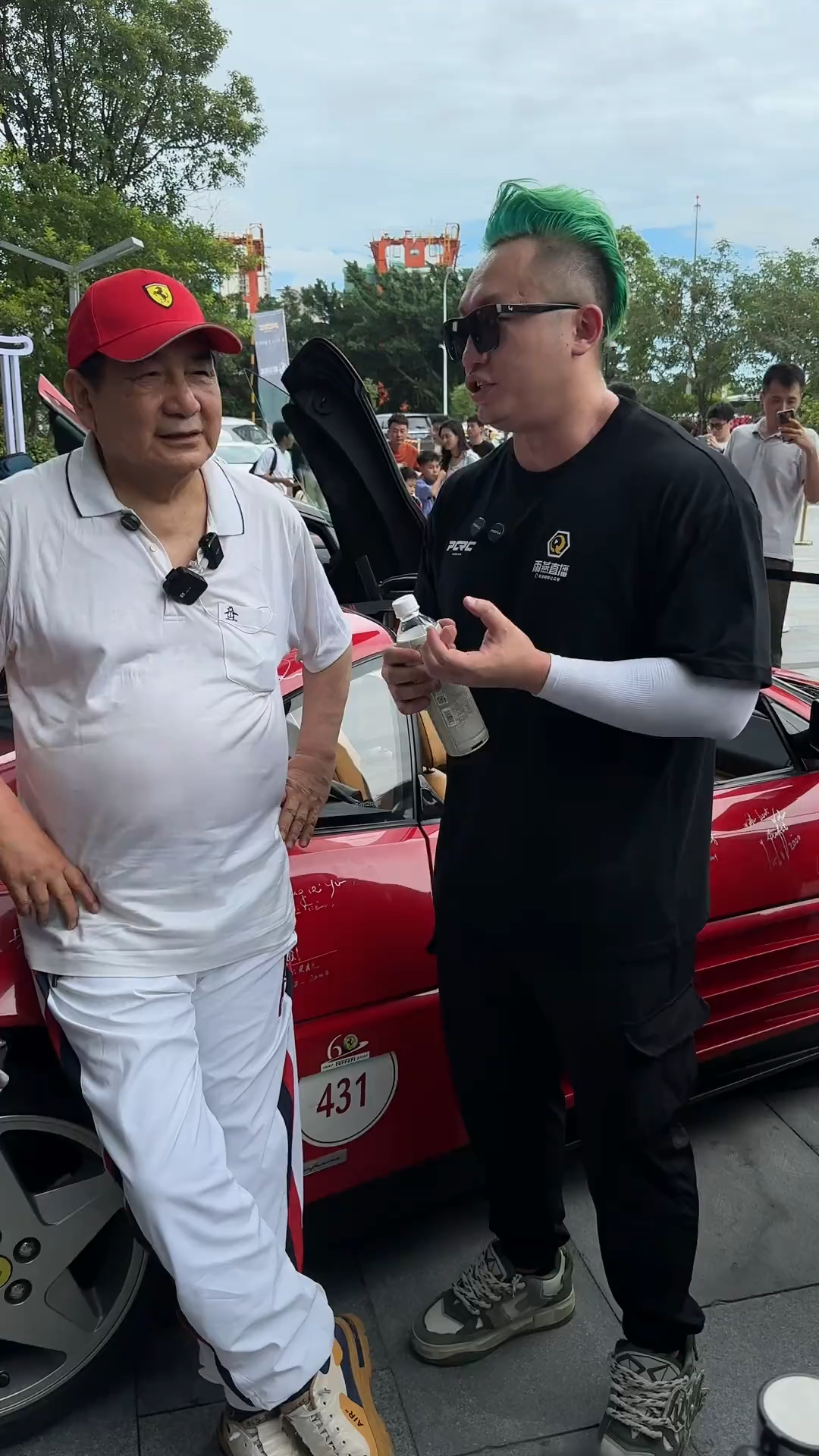 前北京首富李晓华和李二狗讲起了过往的心酸,本人非常低调随和