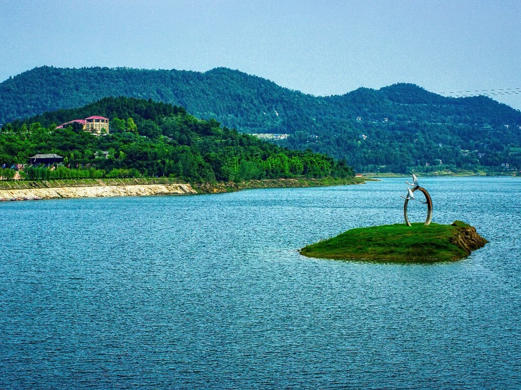 升钟湖:总容量13.