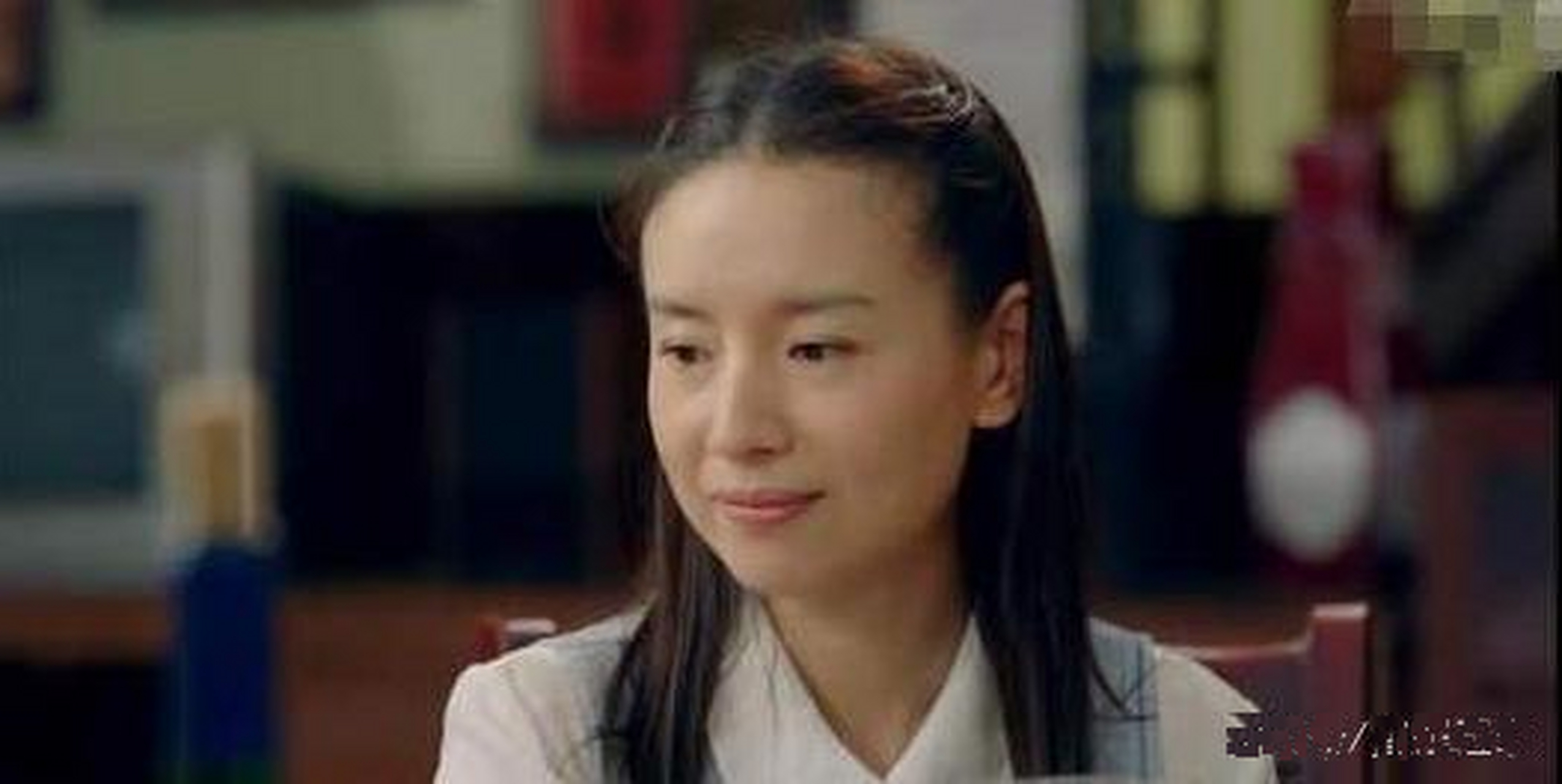 前段时间播出的电视剧《澳门人家》中,39岁的董洁饰演的角色居然还有