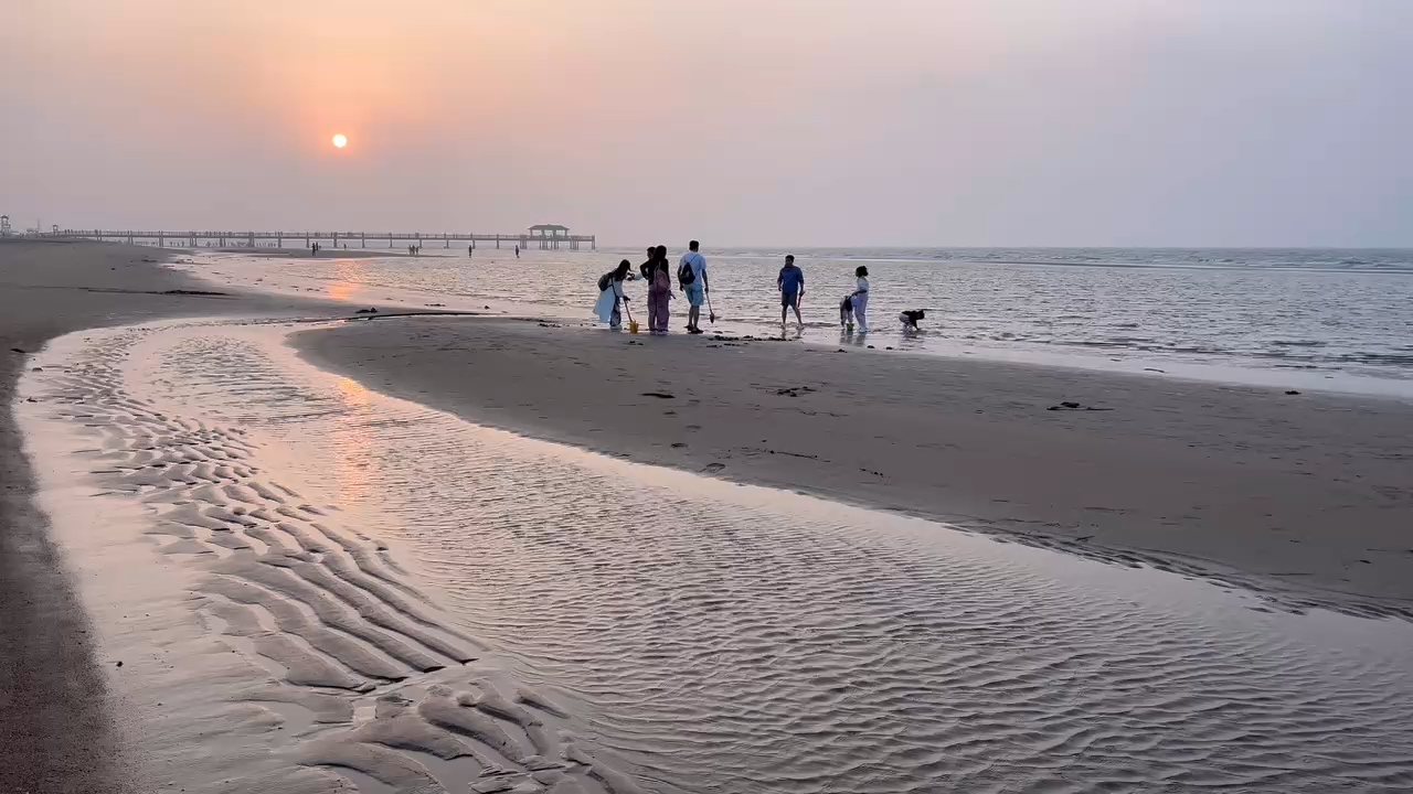 《海岸日出》摄影 王乾奎;编辑 高菡