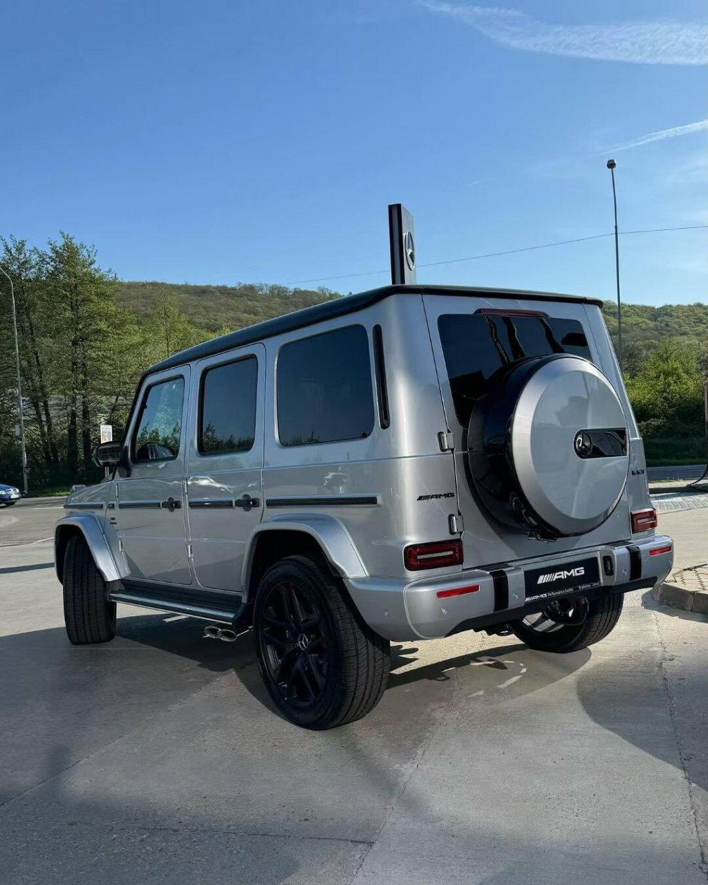 银色奔驰大g是不是很少见?越野性能与动力性能双结合,你会选择吗?