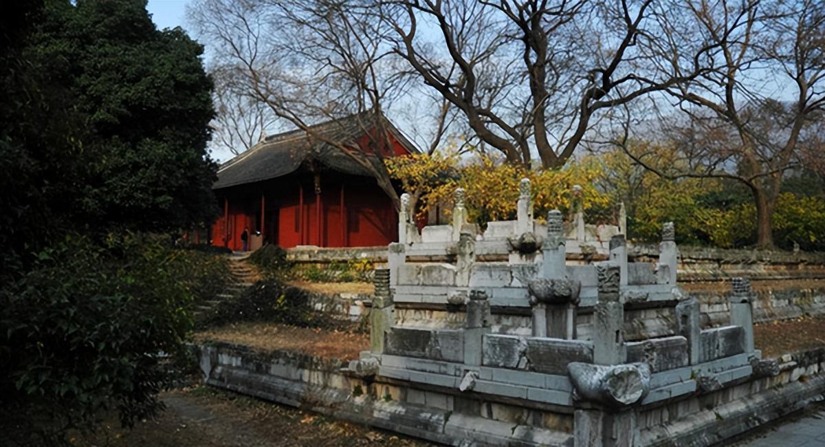 朱元璋死后所葬的明孝陵,历经600多年无人盗墓,不能还是不敢?