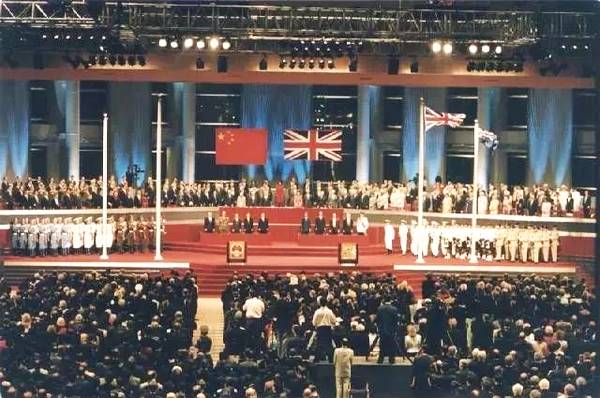 回顾:78岁"爱国华侨"被抓,真实身份曝光,竟在国内隐藏50多年