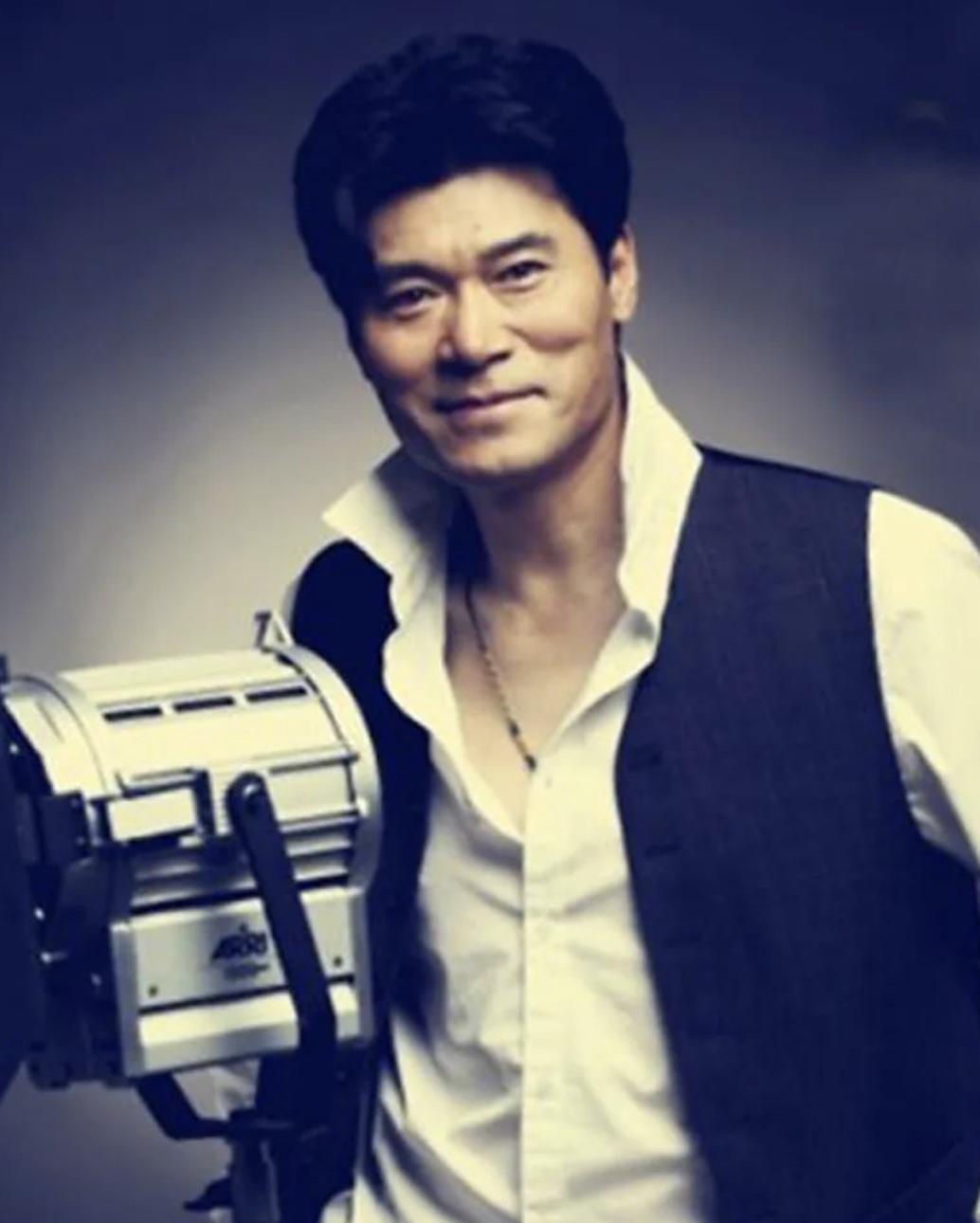 演员赵恒煊感恩妻子:成名贤妻扶我幸运