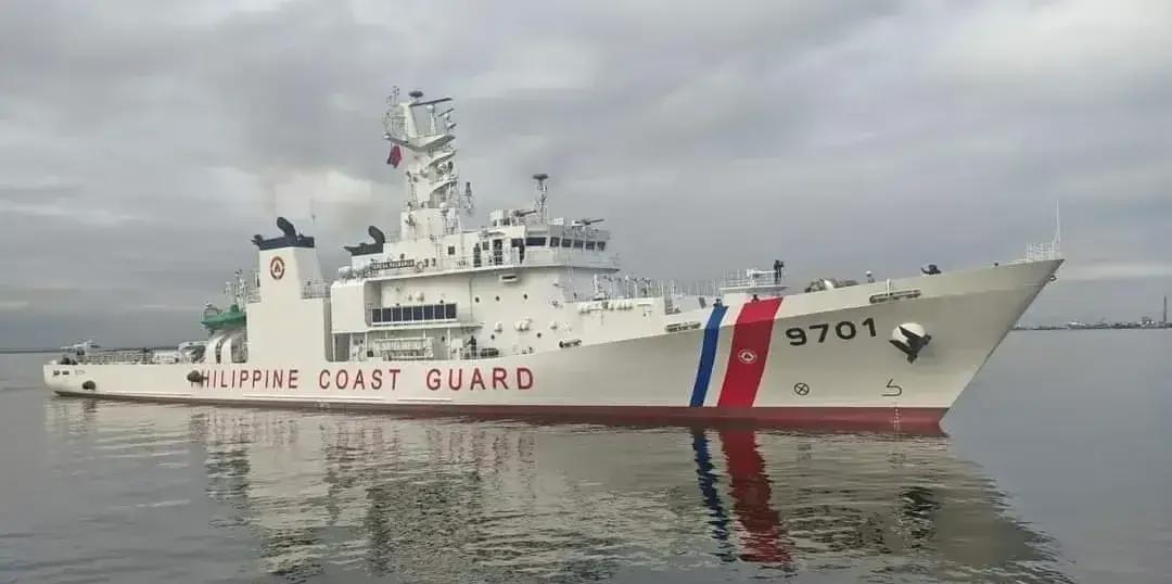 中国两栖登陆舰近日进驻仙宾礁!野马气垫船全速冲滩震慑菲律宾!