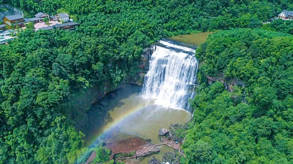 争奇斗艳,值得来到这座城市的每一位来客去驻足细贵州四洞沟景区赤水