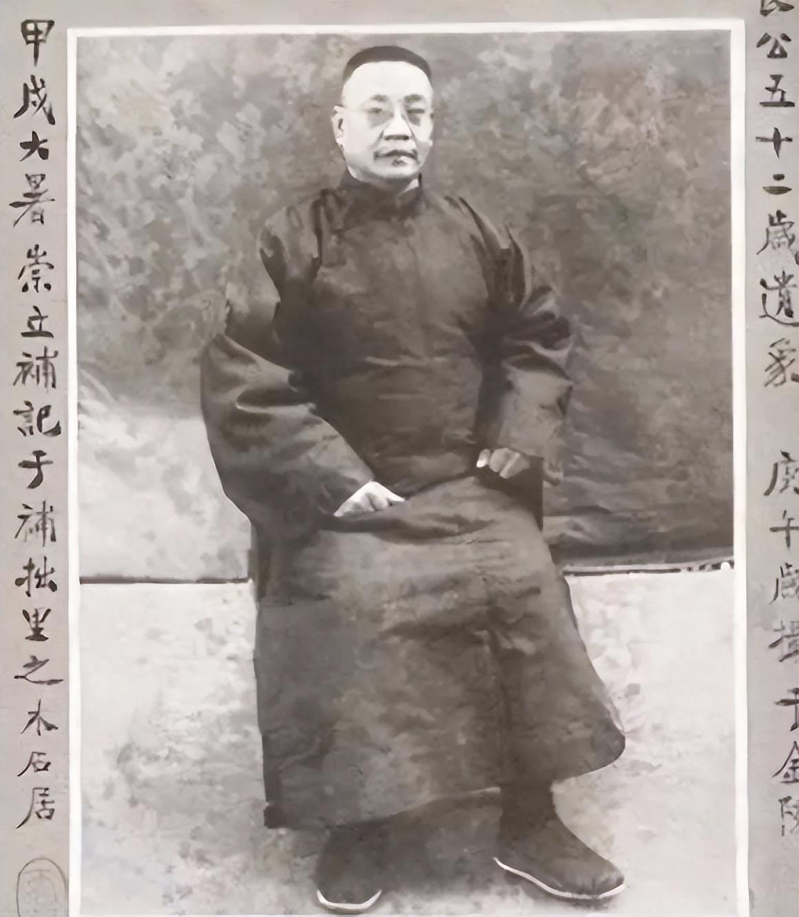 扬眉吐气谭延闿从小就聪慧过人,十一岁的时候,就开始苦学八股文,成绩