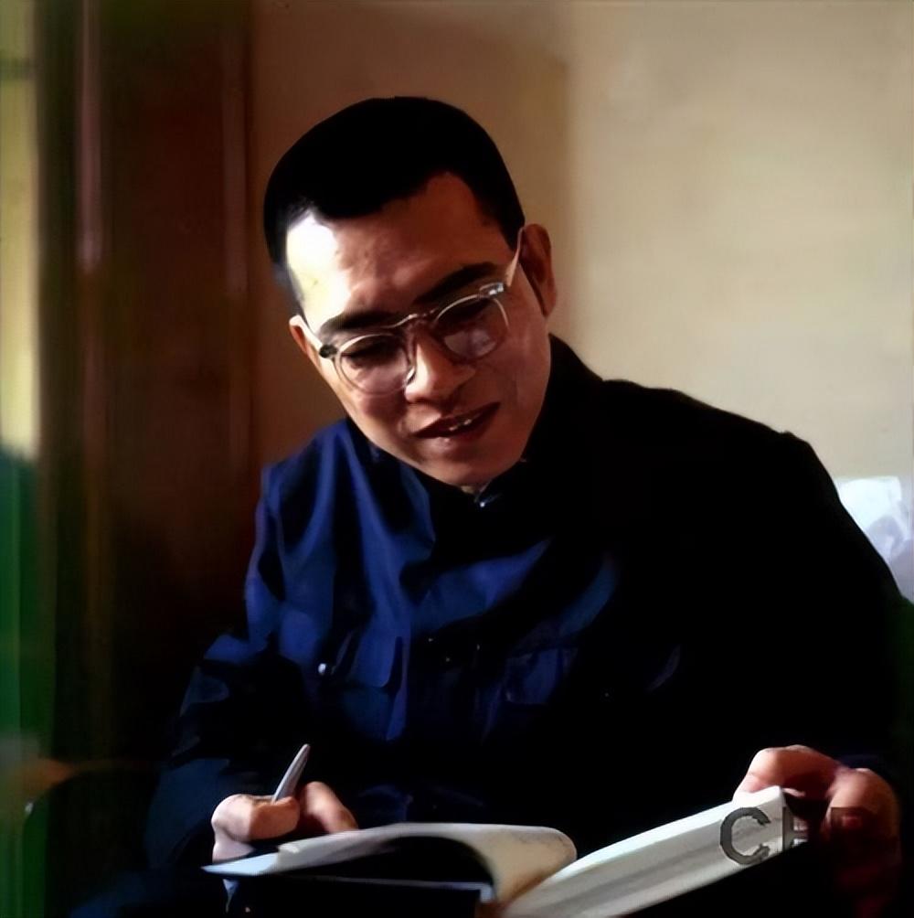 回顾曾经的天才数学家陈景润,47岁娶29岁军医,他的儿子怎么样了