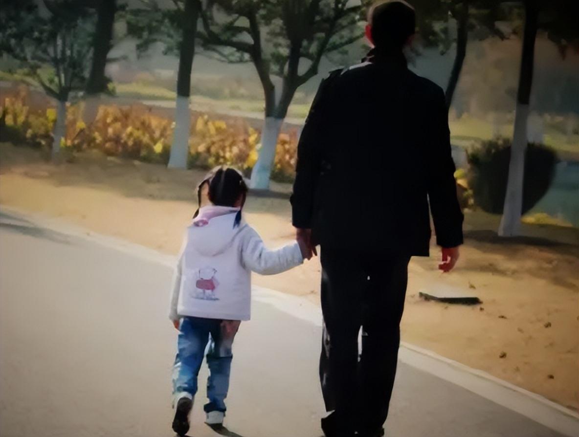 2005年广东5岁女孩走失,生父苦寻13年,找到时已考入世界名校