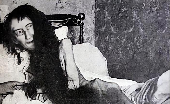 女人被锁链锁住,爆发出老鸦一般的尖叫