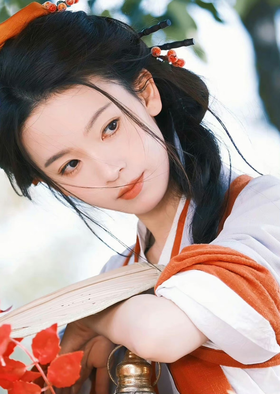 为了筹集资金为哥哥迎娶新娘,我被父亲送入皇宫,成了一名仆人