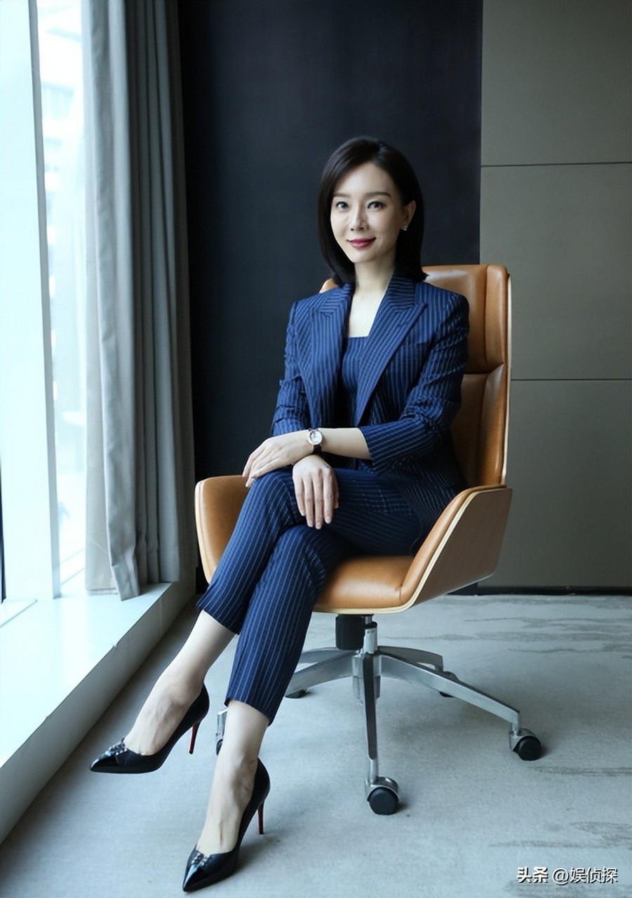 成熟干练女强人