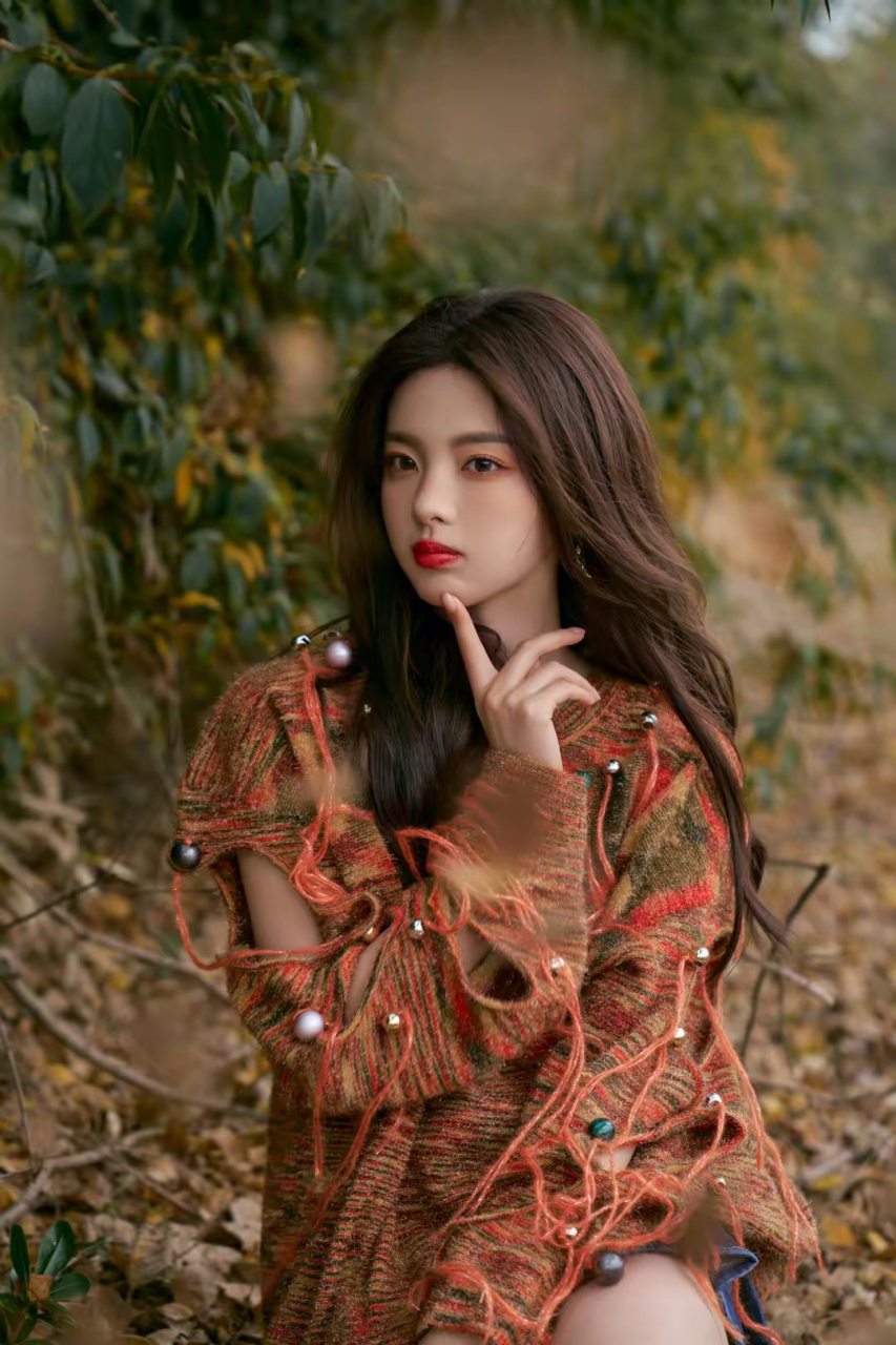 不得不说,作为98年出生的内地影视演员,杨超越这颜值是非常高的,肚乙