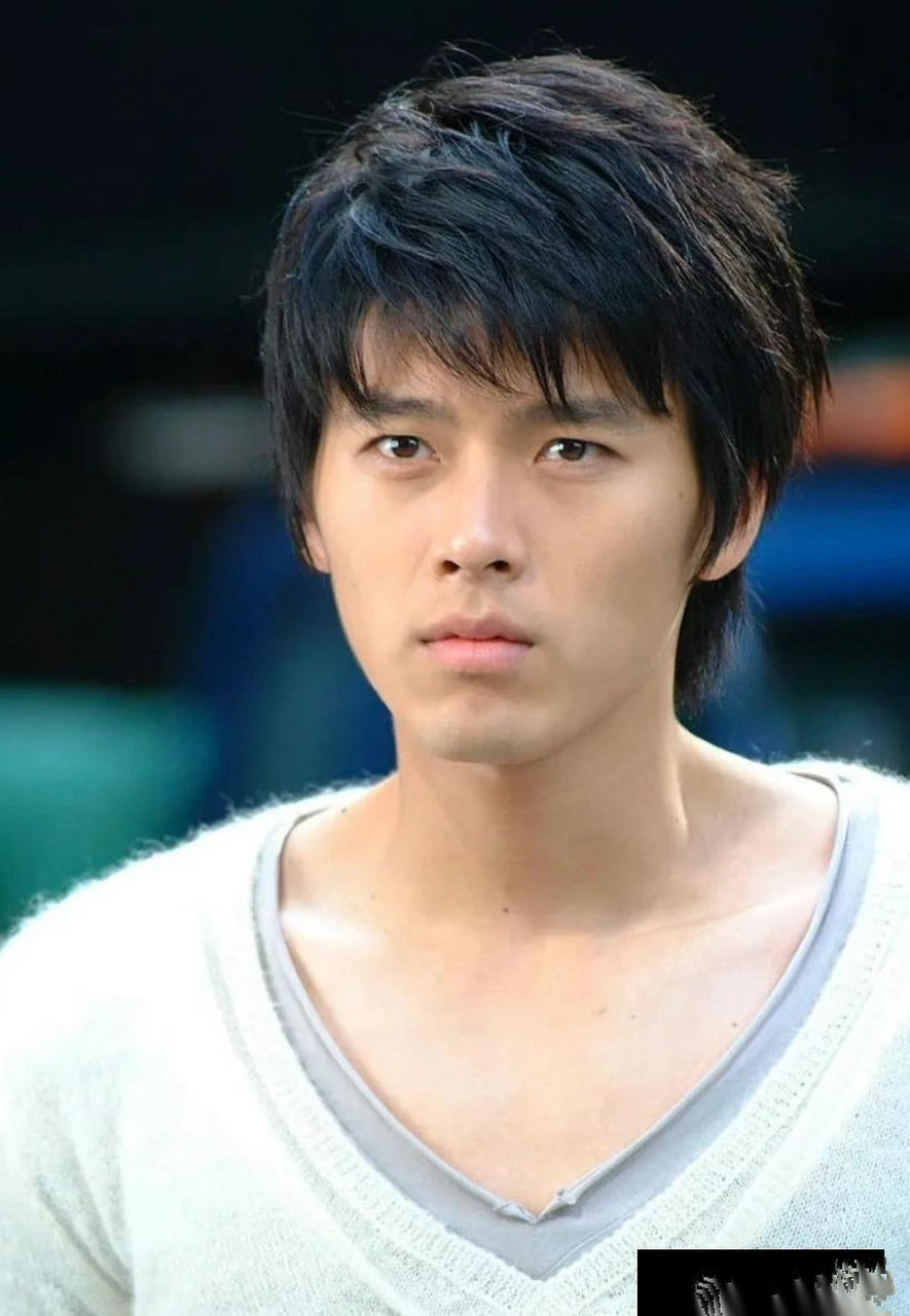 22岁时的玄彬,很是青涩帅气啊!