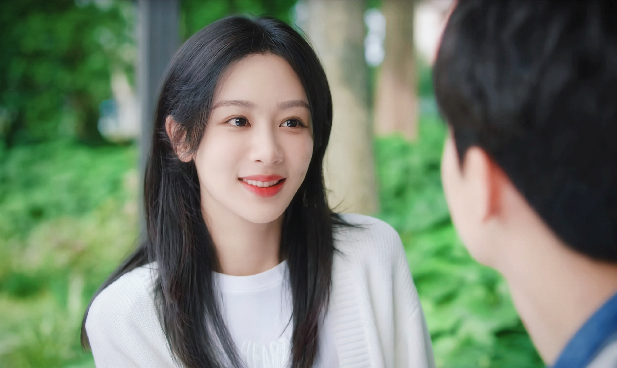 杨紫瘦身成功,身材匀称更有自信,使得更多人关注健康和美丽的重要性.