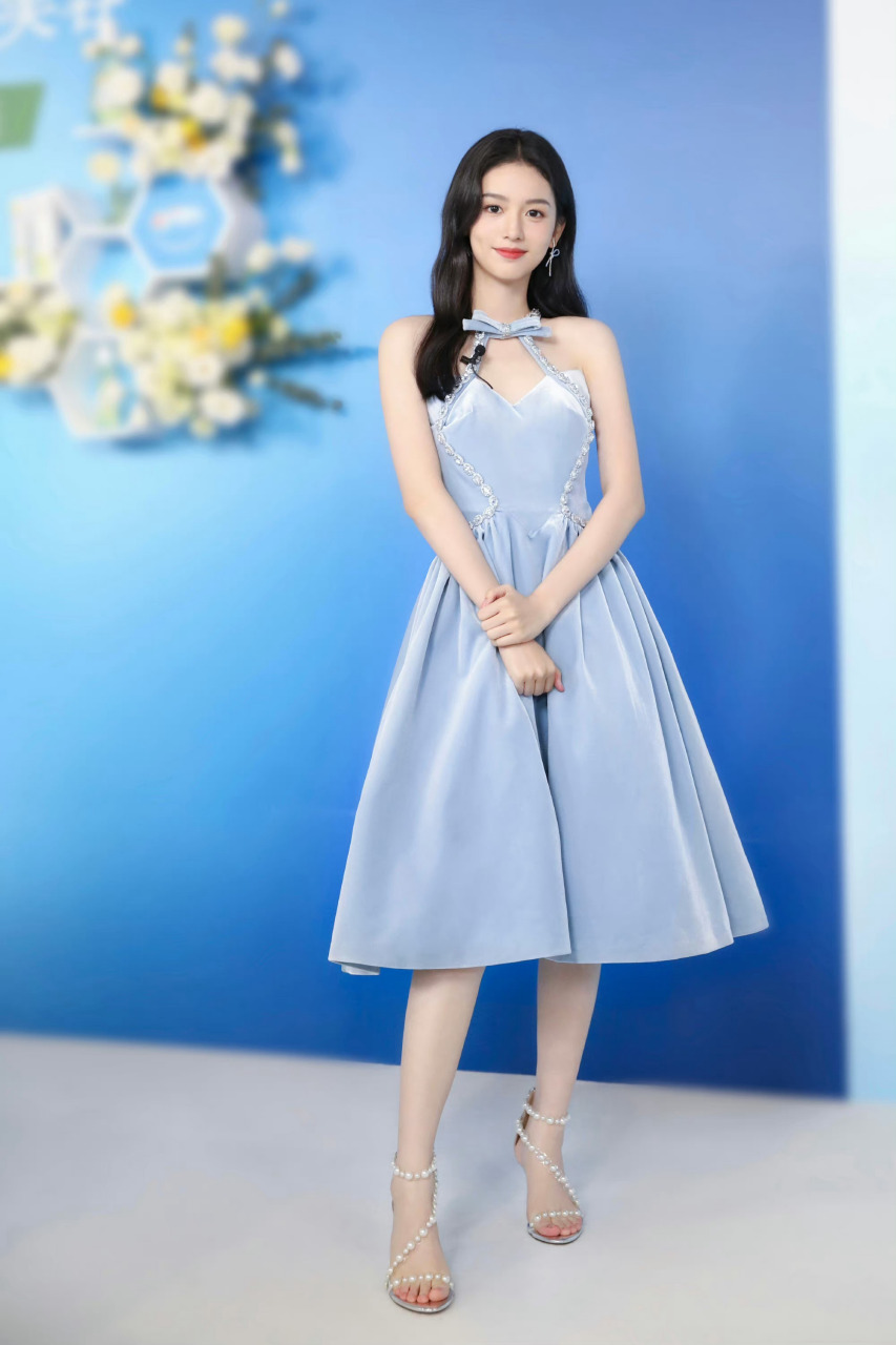 周也的水嫩玉足,难以想象的美.