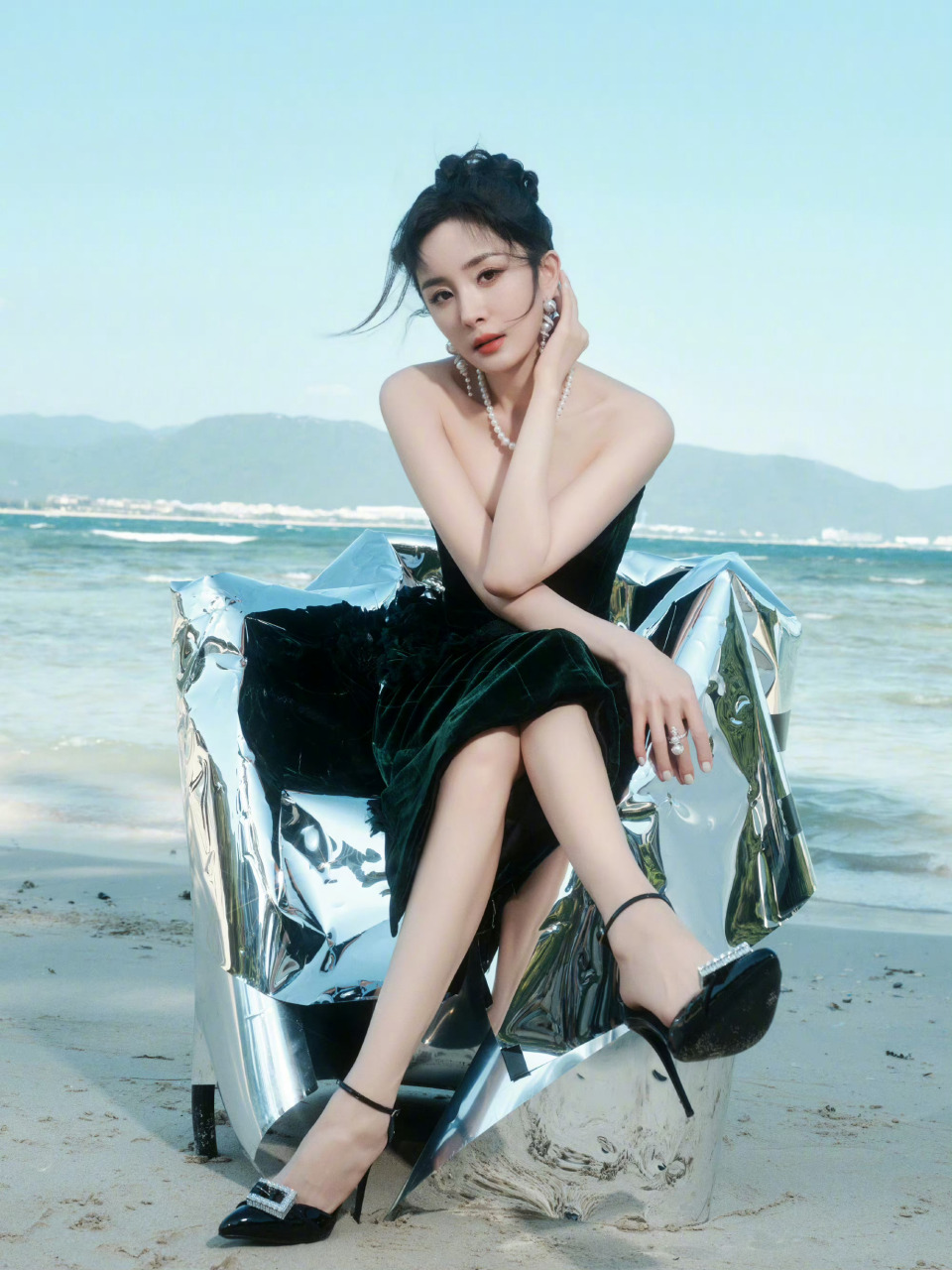 杨幂的尖头高跟鞋,光芒四射.