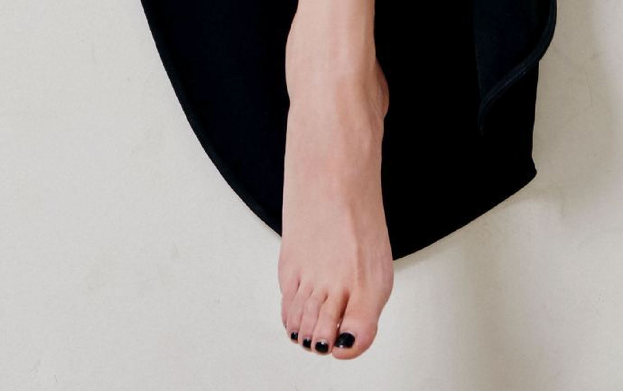 关晓彤的美腿与玉足,真是令人羡慕.