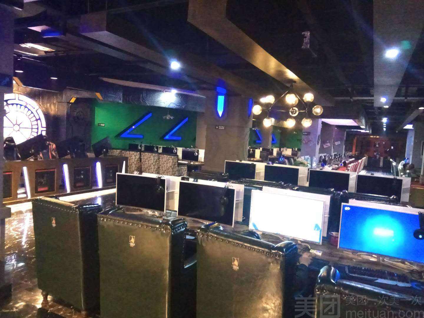 2011年湖北小伙沉迷网游,"消失"10年!从网吧归家7天后去世