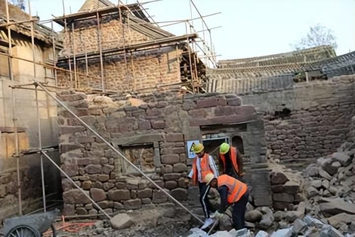 回顾为何在农村,明明有许多农民早已定居城市,却经常