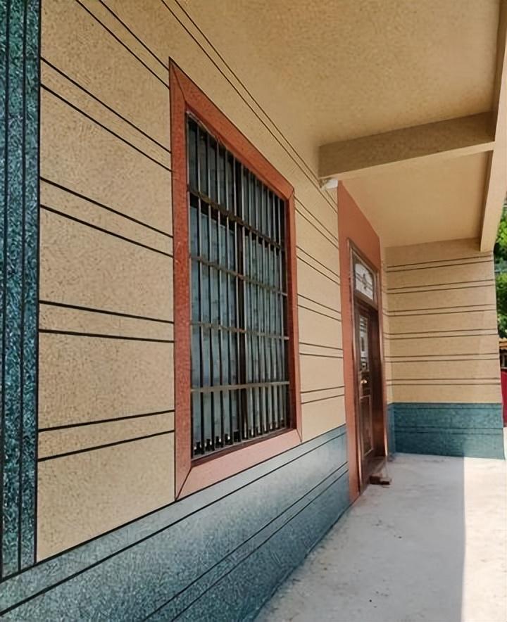 回顾曾在农村风靡外墙贴瓷砖,为何改成"喷砂"了?喷砂有何优势?