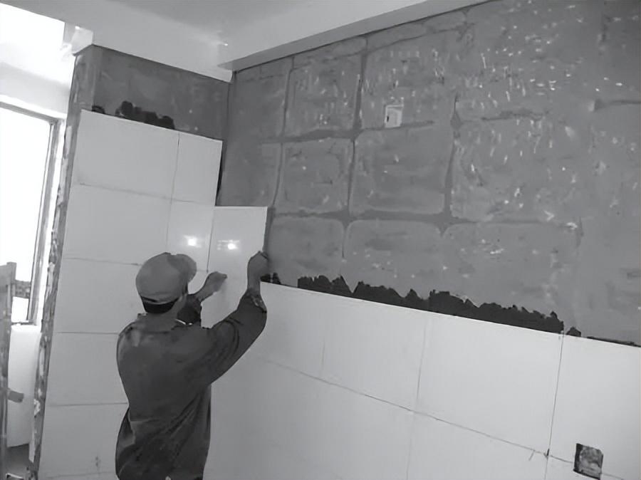 回顾曾在农村风靡外墙贴瓷砖,为何改成喷砂了?喷砂有何优势?