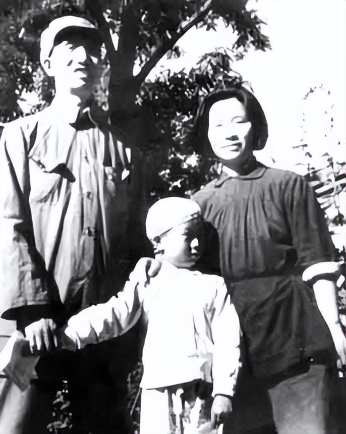 徐向前隐瞒妻子牺牲40余年,岳母去世前感慨:向前,你是个好心人