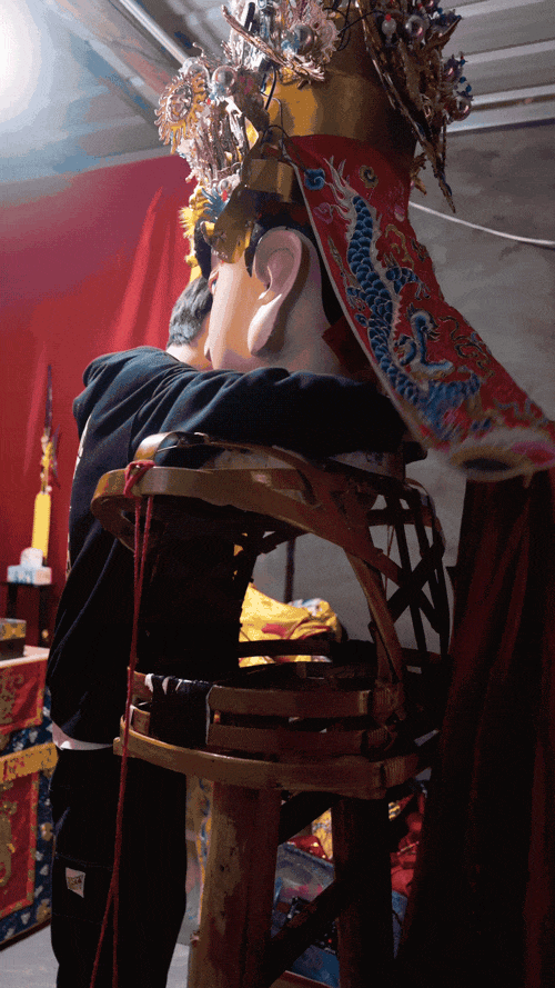 比如七爷八爷,相传是一对情同手足的好友,一场大雨中,八爷信守承诺