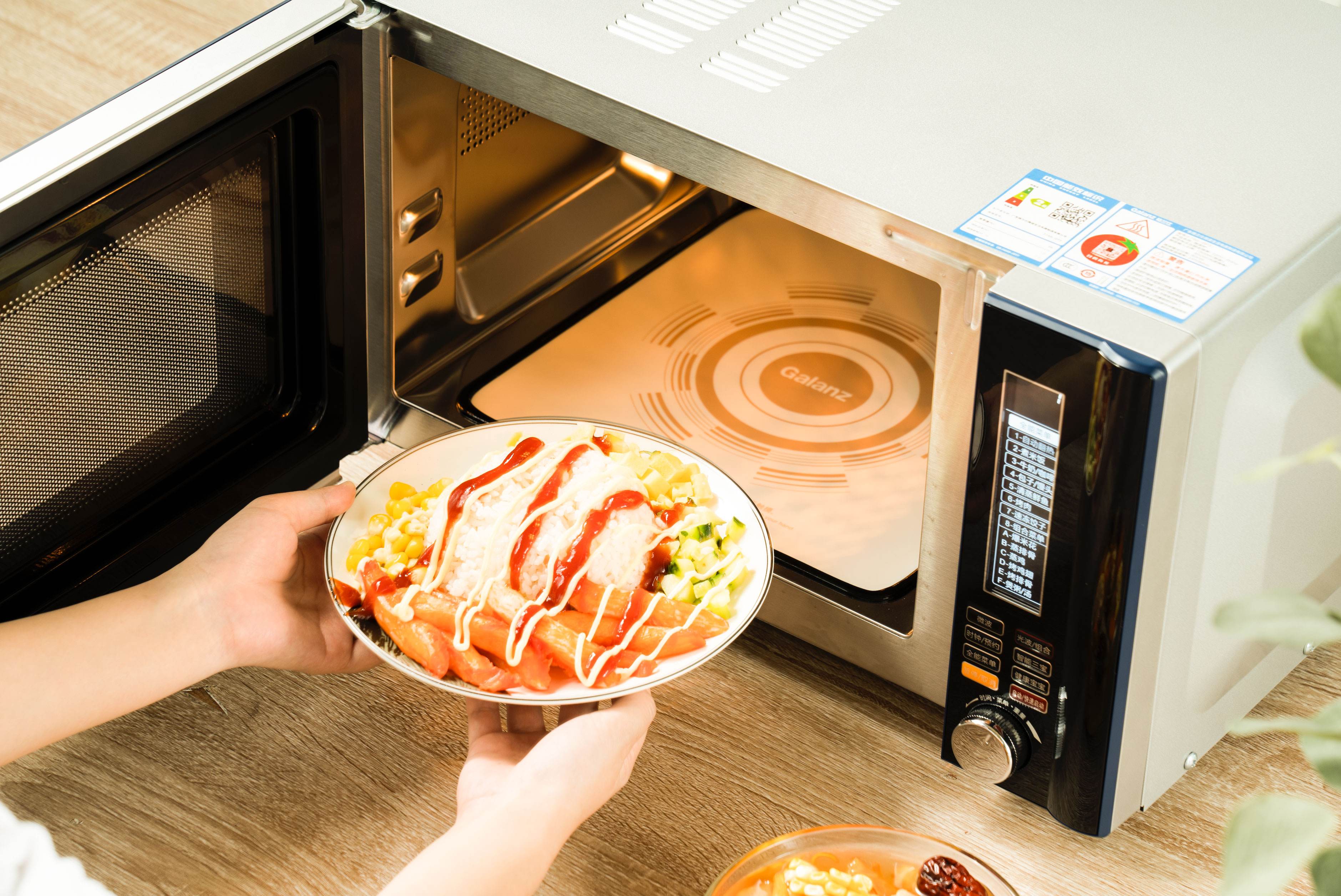 回顾:曾红极一时的微波炉,如今"存在感"却几乎为零?该淘汰了吗?