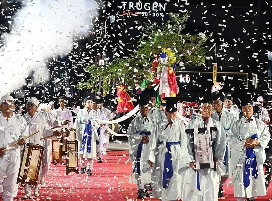韩国端午祭画面曝光,出现大量汉字还有五爪龙,被吐槽不伦不类