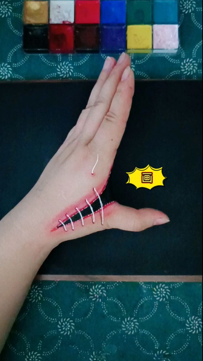 用红笔画画堪比魔术#学生党 #整蛊 #手绘 #画伤口 #零基础学画画-度小