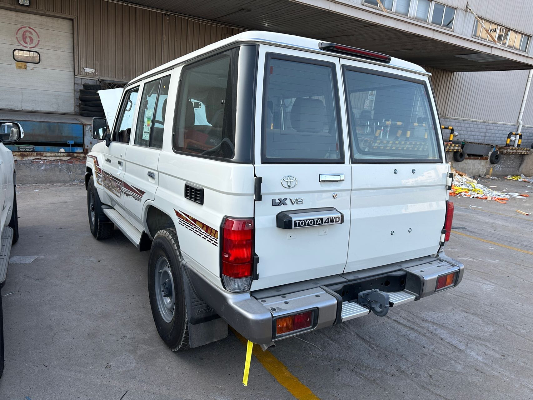 平行进口丰田酷路泽lc76柴油4.