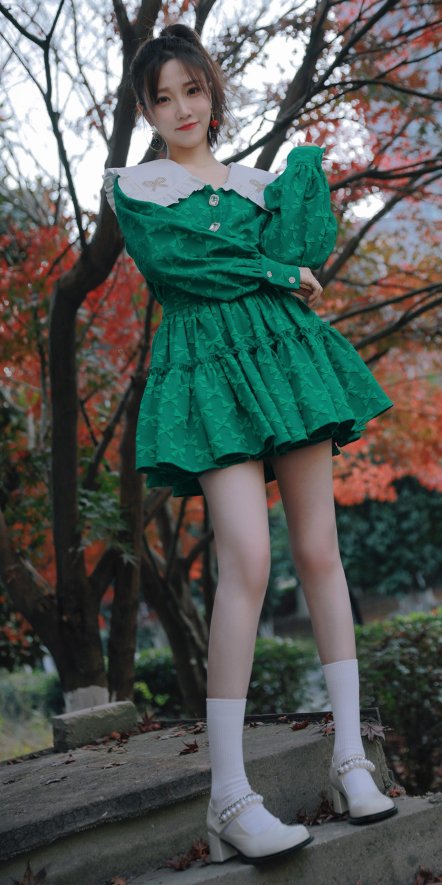 张纯烨美腿壁纸合集,一字高跟,如同夜晚的明星.