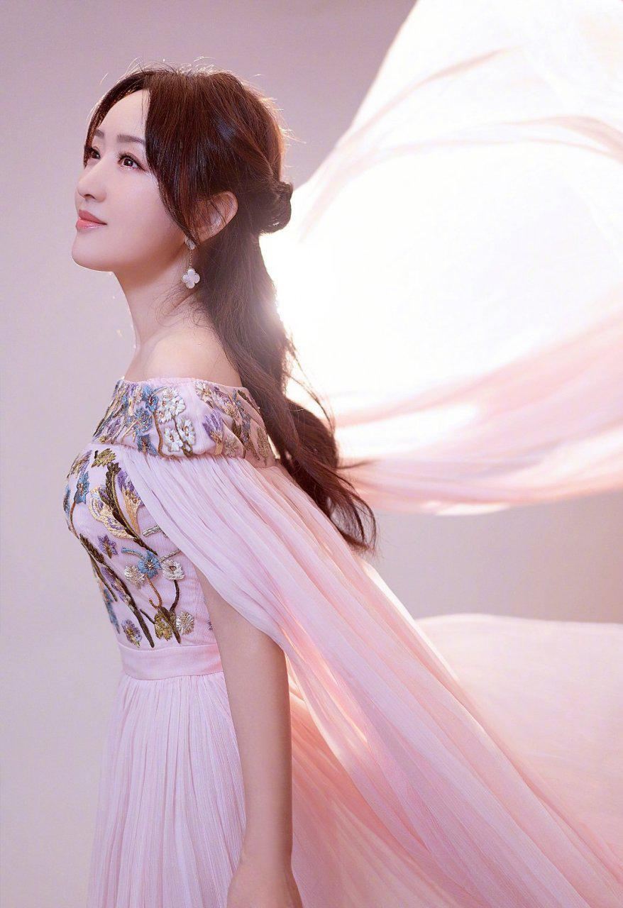 甜歌姐姐杨钰莹