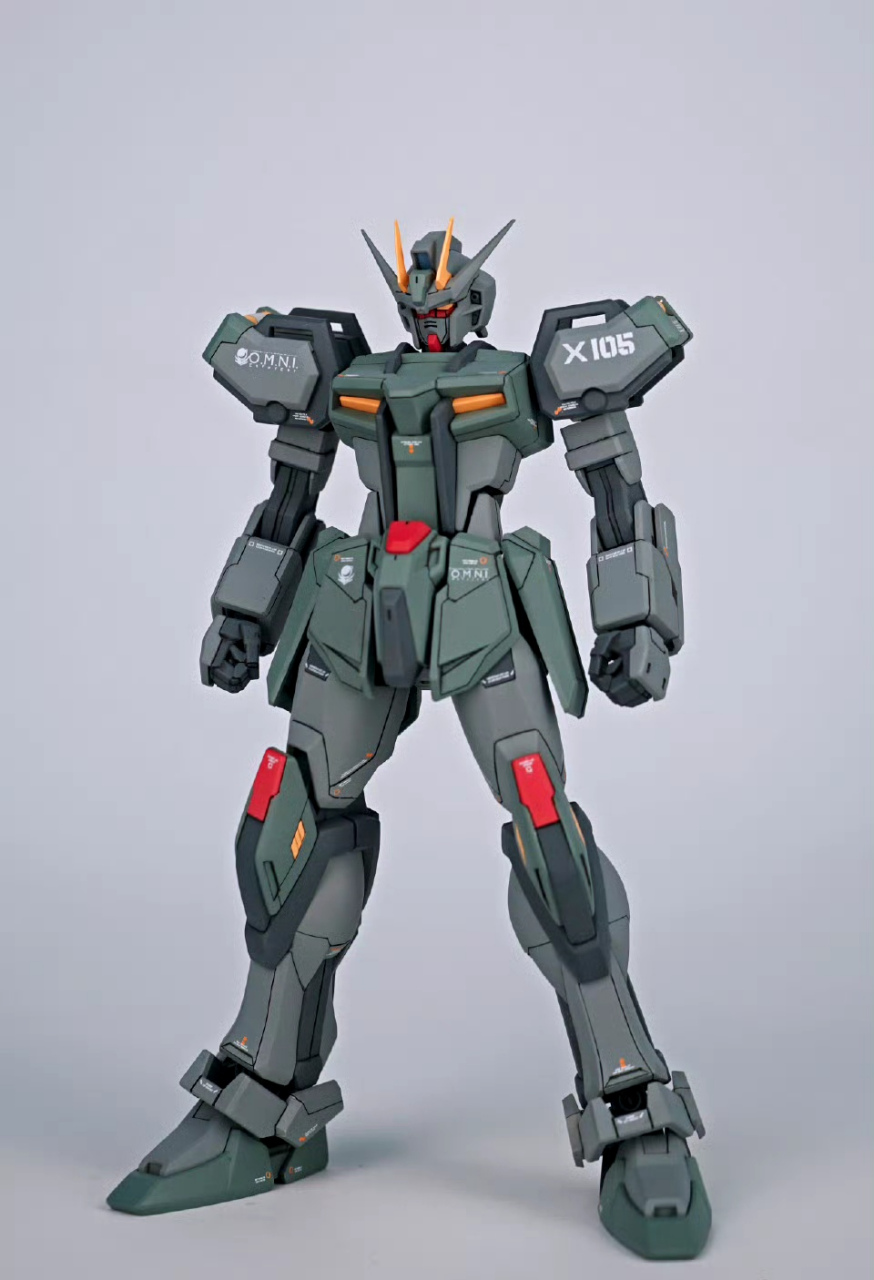 模型欣赏:模型师e-mo-制作的hg强袭高达陆战装备,重新制作了武器,涂装